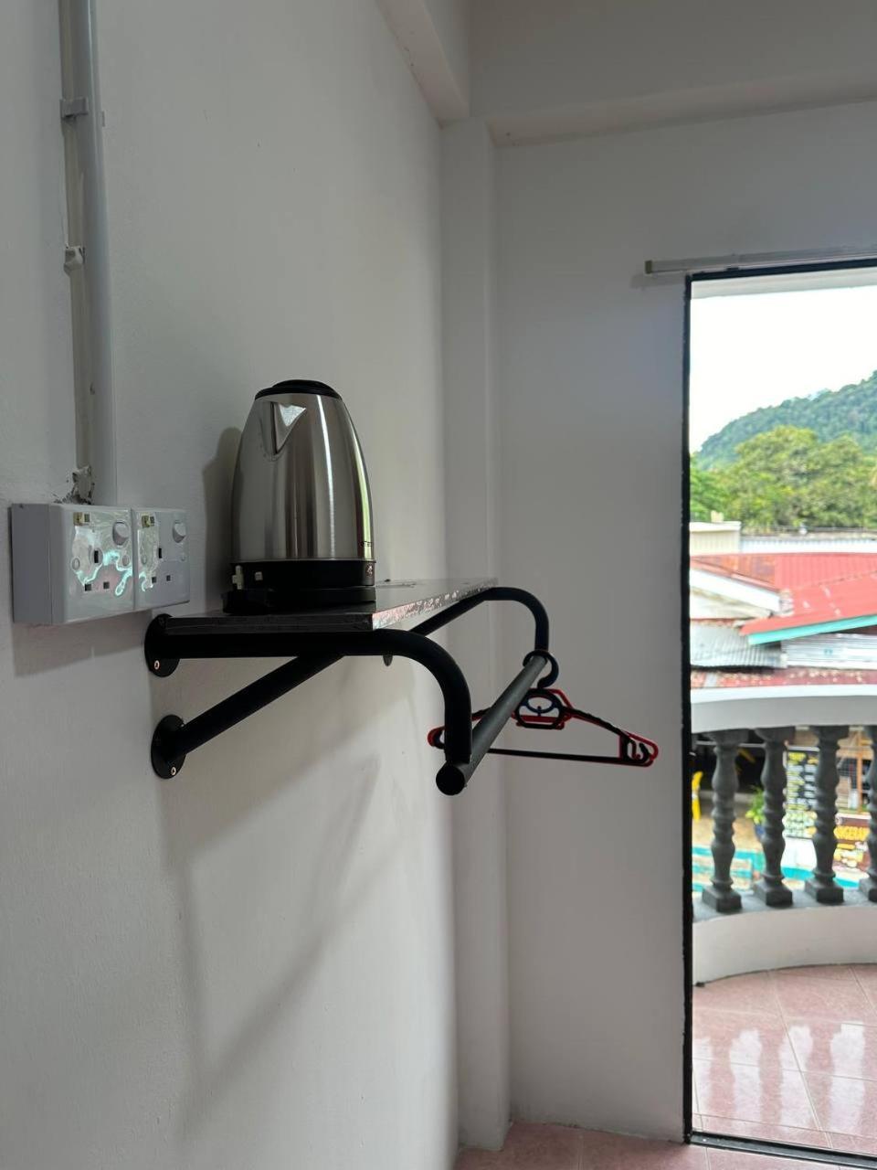 Teresek View Motel Kuala Tahan Buitenkant foto